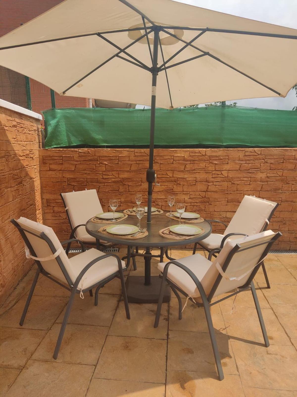La Casa De Clara Puente Holiday home *